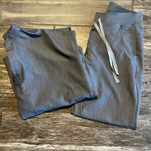 Graphite Figs Scrubs- Oversized Rafaela top and regular joggers- XS
